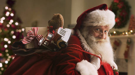 British museum calls for âdecolonizing- Santa