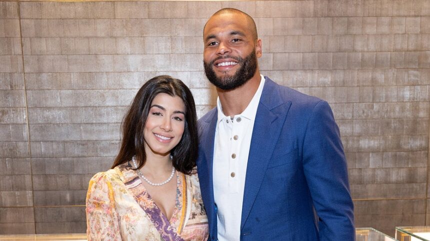 Cowboys star, fiancÃ©e notifying guests of wedding cancelation: report