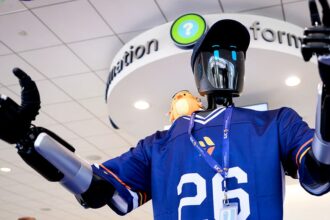 AI robot now helps travelers at San JosÃ© airport