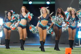 Dolphins cheerleaders reveal new uniforms as rivalry with Cowboys ramps up, Romo DUI memes & Vrabel's puppy